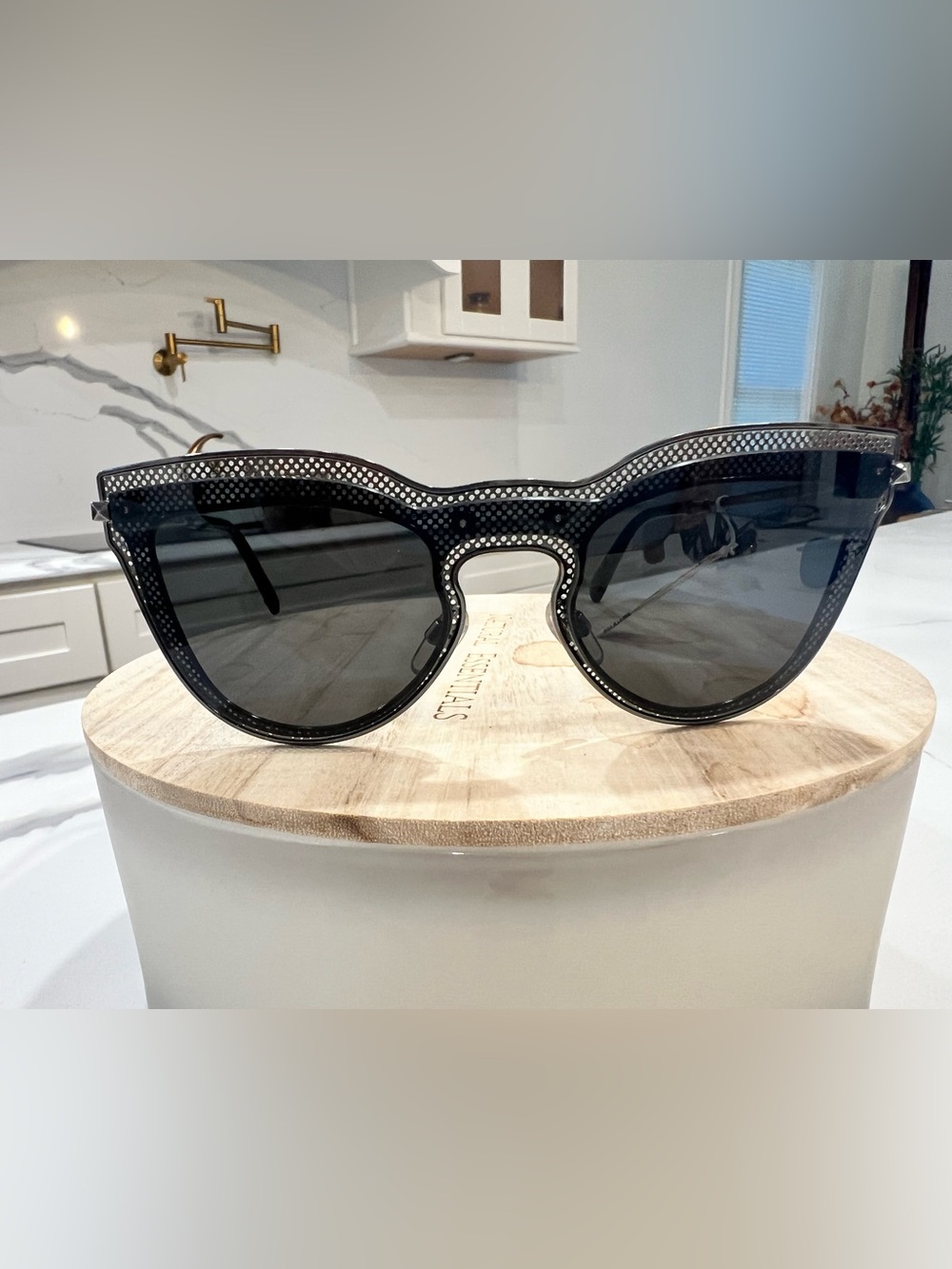 💥NEVER WORN💥 Authentic Valentino Mesh Cat-Eye Sunglasses VA 2018
